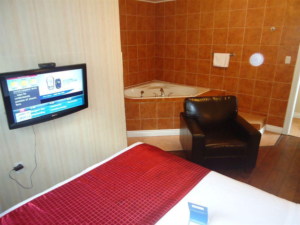 קינגסטון Bayside Inn & Waterfront Suites מראה חיצוני תמונה