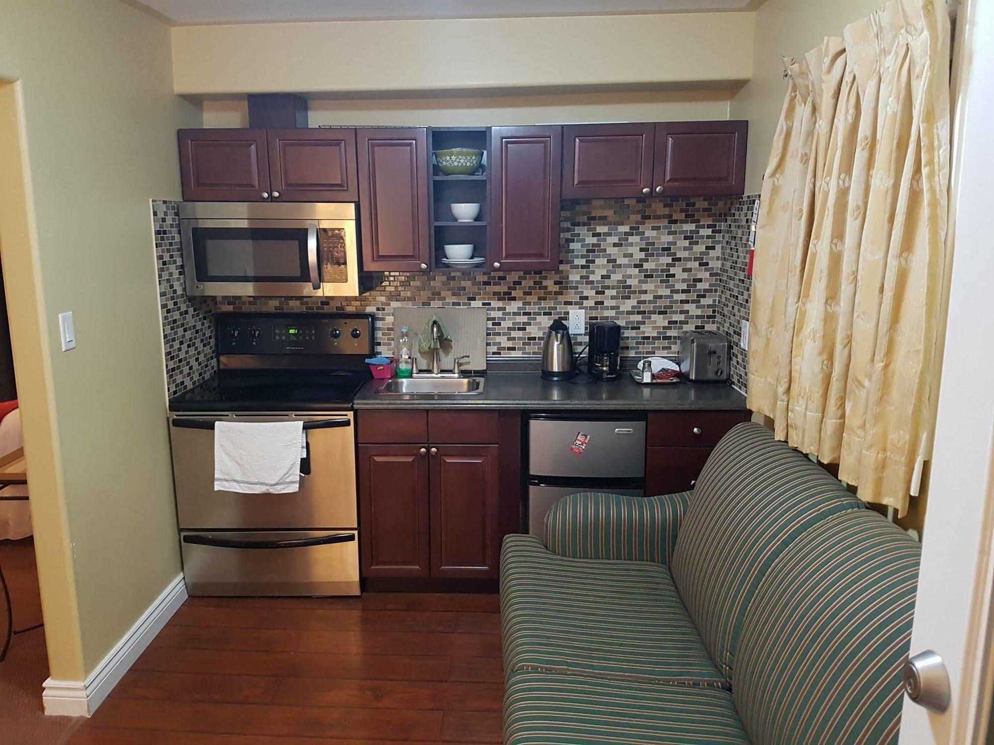 קינגסטון Bayside Inn & Waterfront Suites מראה חיצוני תמונה