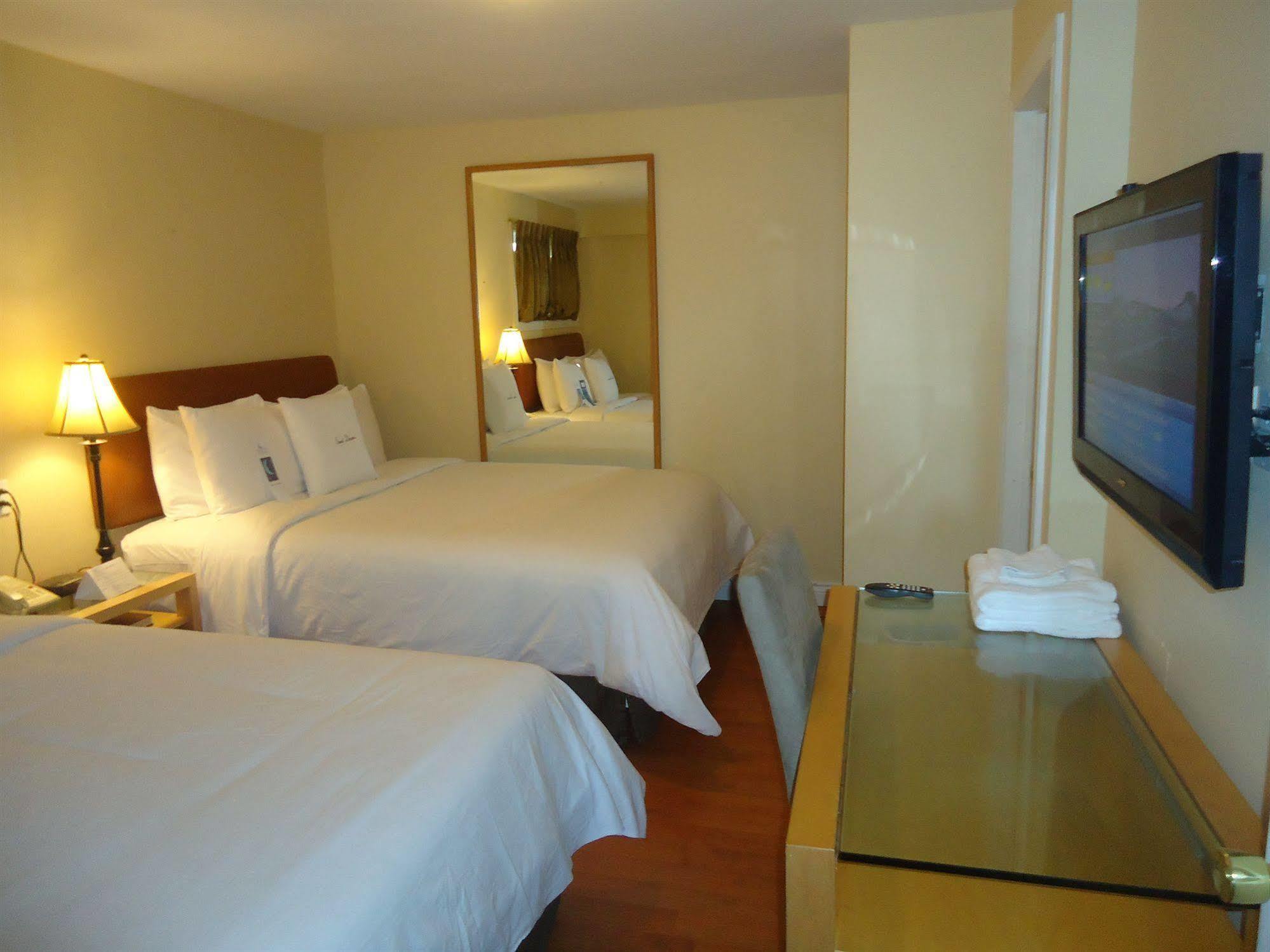 קינגסטון Bayside Inn & Waterfront Suites מראה חיצוני תמונה