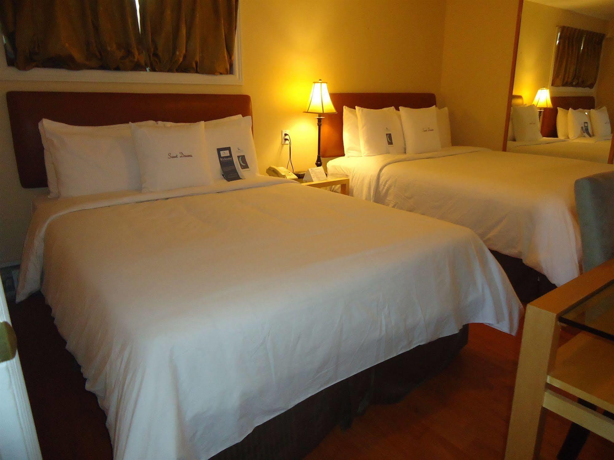 קינגסטון Bayside Inn & Waterfront Suites מראה חיצוני תמונה